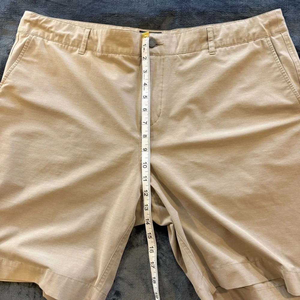 Faherty Flat-Front Men's Shorts in Beige